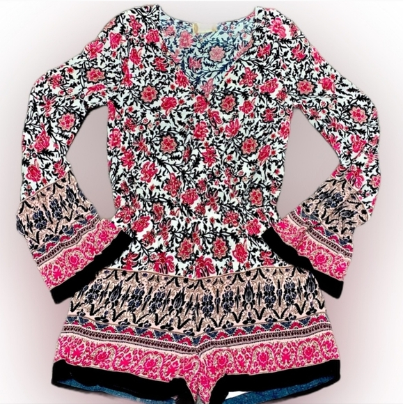 Altar'd State Romper Long Sleeve V neck Shorts Floral Size  Large - Picture 2 of 5